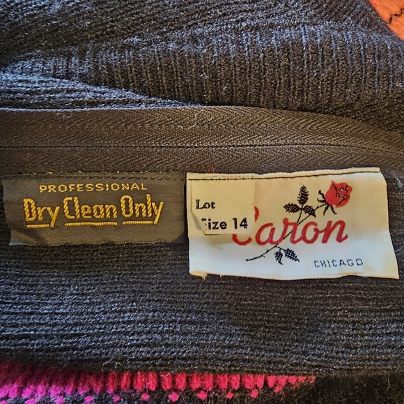 Vintage 70s Caron of Chicago Knit Maxi Dress - Picture 3 of 10